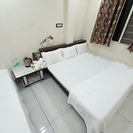 Treebo Yatri Grah Kshipra T Hotel Уджайн Екстериор снимка