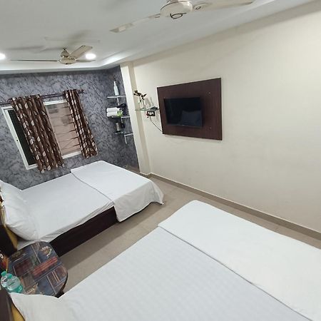 Treebo Yatri Grah Kshipra T Hotel Уджайн Екстериор снимка