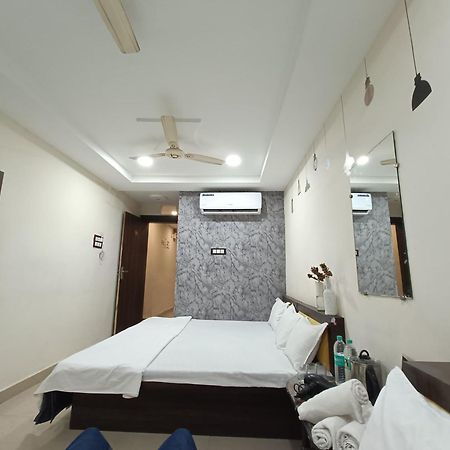 Treebo Yatri Grah Kshipra T Hotel Уджайн Екстериор снимка