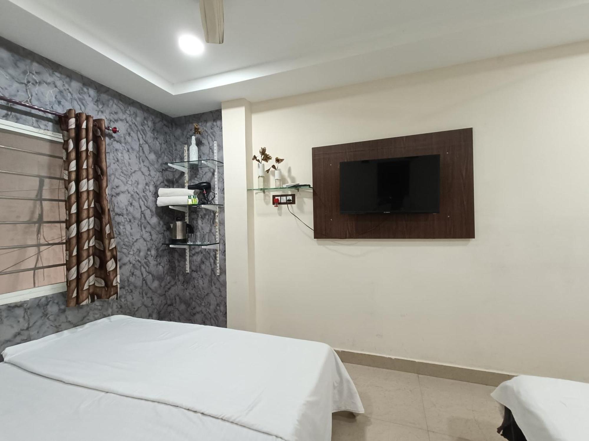 Treebo Yatri Grah Kshipra T Hotel Уджайн Екстериор снимка