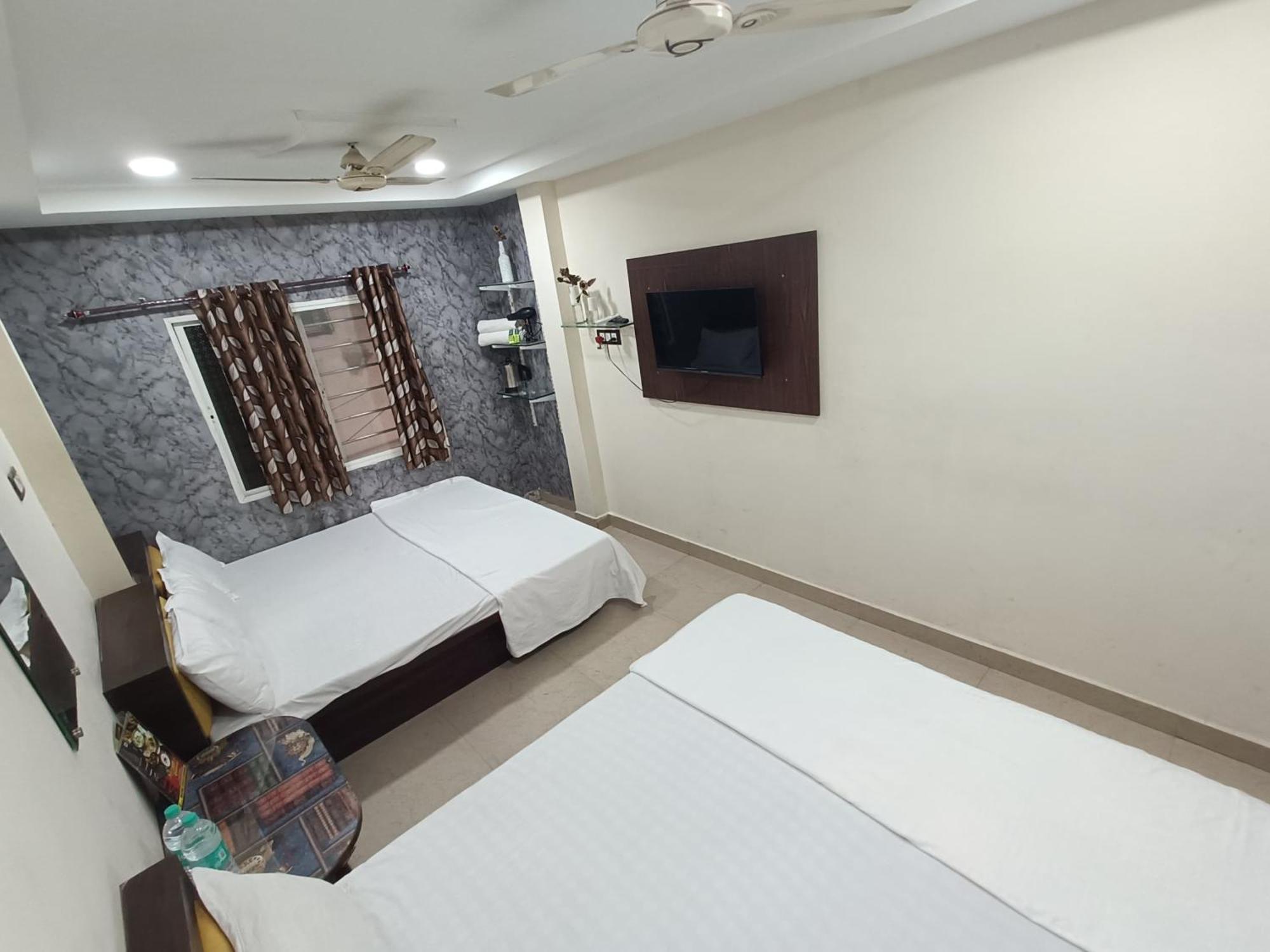 Treebo Yatri Grah Kshipra T Hotel Уджайн Екстериор снимка