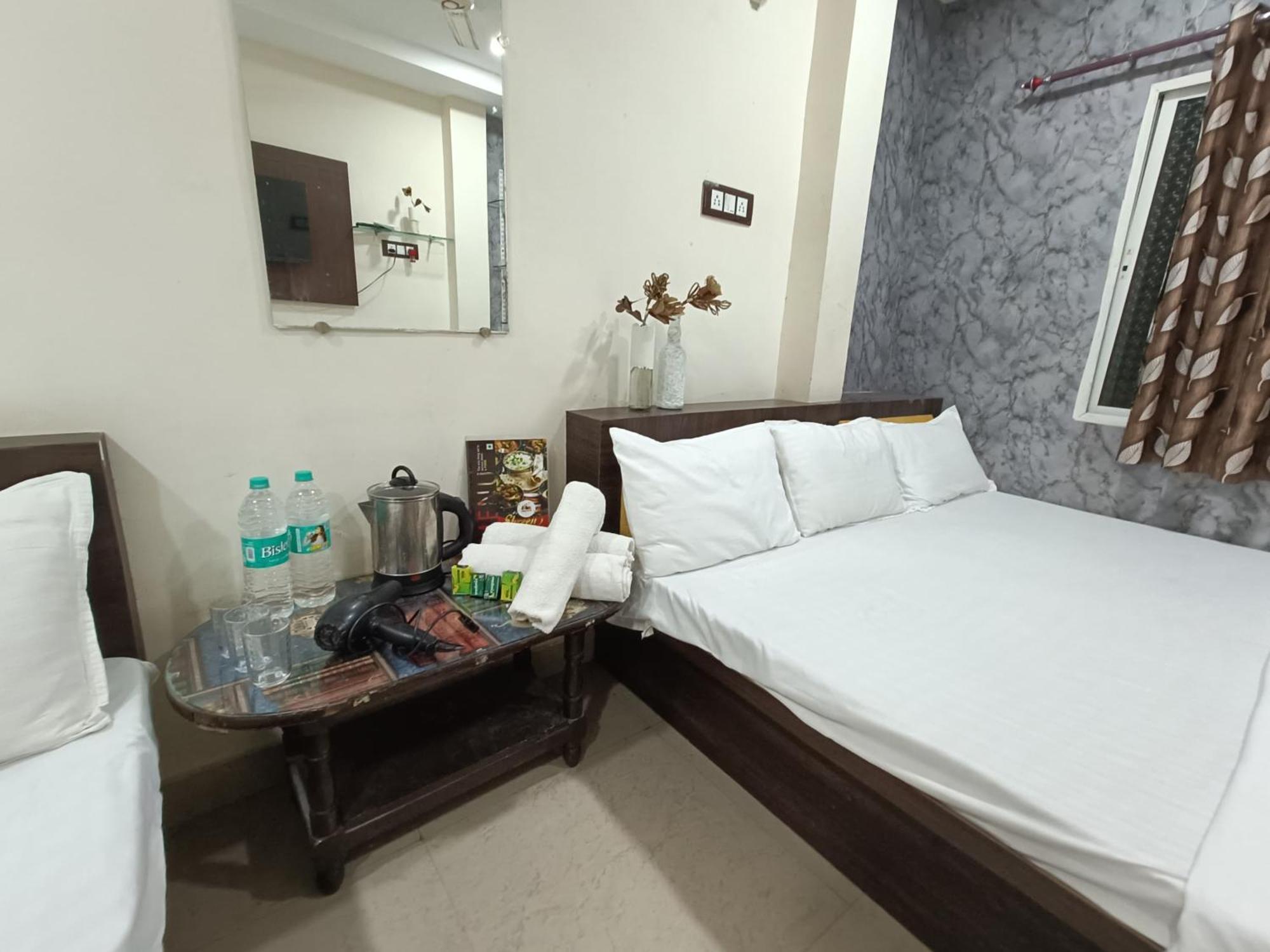 Treebo Yatri Grah Kshipra T Hotel Уджайн Екстериор снимка