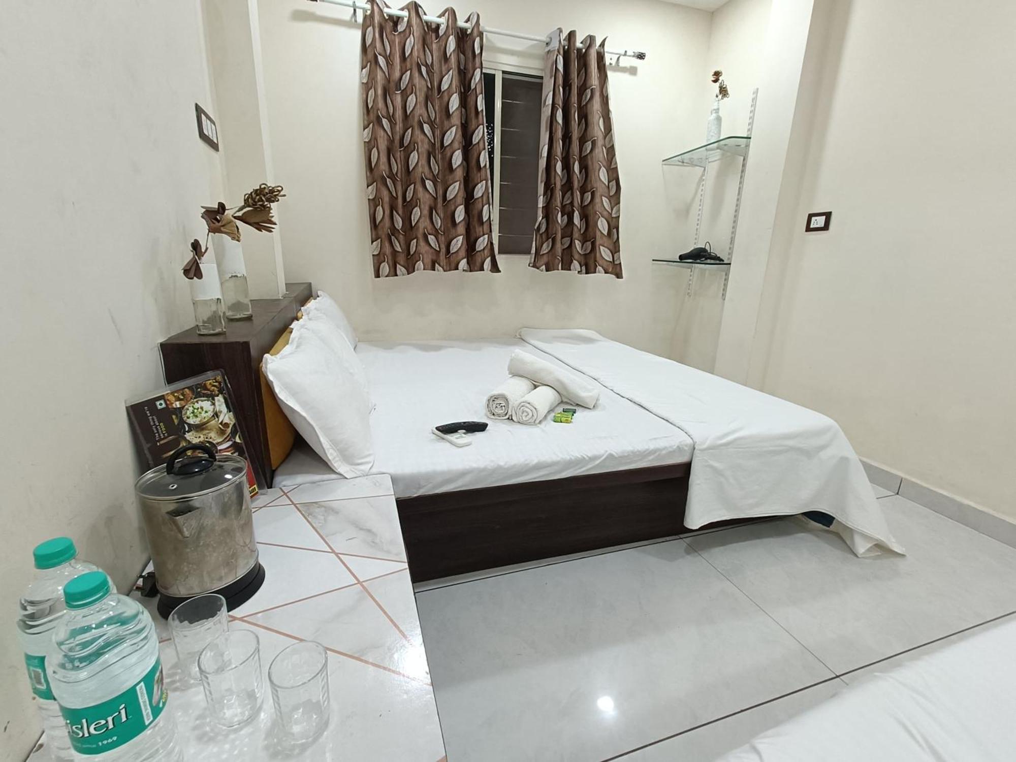 Treebo Yatri Grah Kshipra T Hotel Уджайн Екстериор снимка